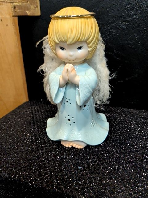 Vintage Classic Treasures Accents Porcelain Little Angel Figurine