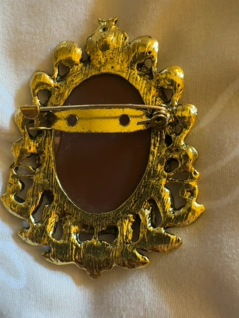 Cameo brooch