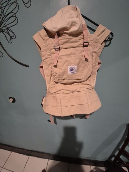 Tan Ergo Baby carrier