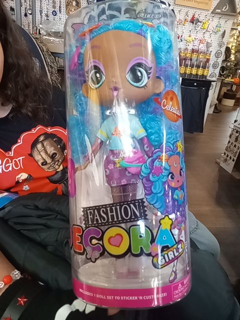 Decora girlz fashion doll retail $25