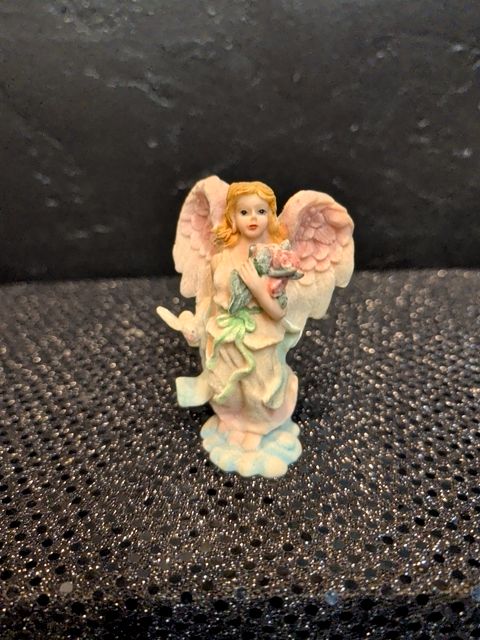 Small Angel W/ Flowers
