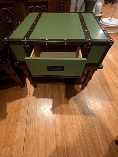 Pair (2) end tables Green Luggae Look, 28"x 24"x26" tall