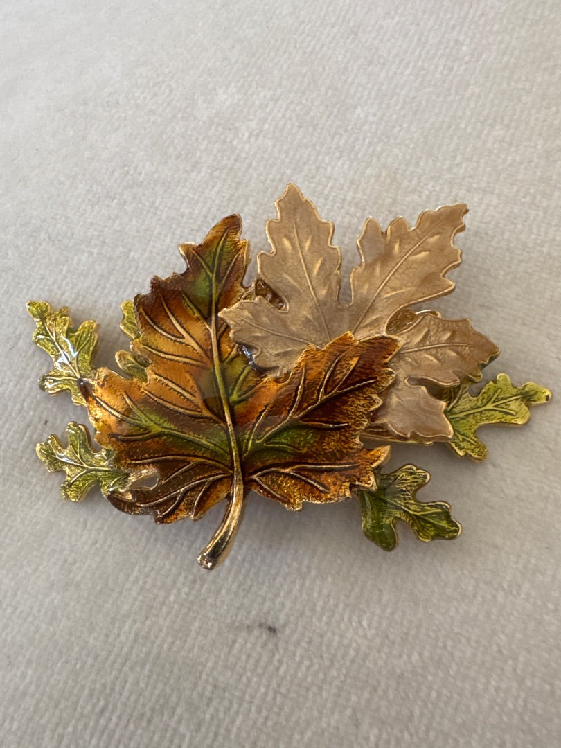 KC Fall leaf brooch