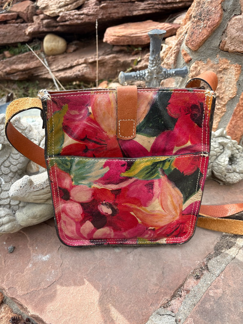 Multi Patricia Nash Hand bag, 9 w x 1.5 d x 9.5 tall
