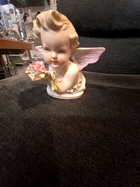 Lefton Prorclain Angel W/ Roses