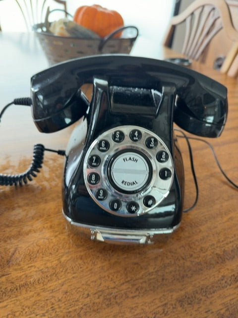 Black Classic Phone III Telephone