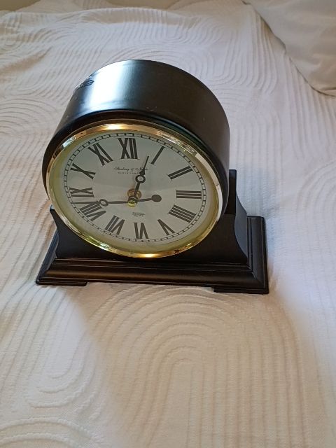 Black Mantle Clock 10" x 5" x 9"