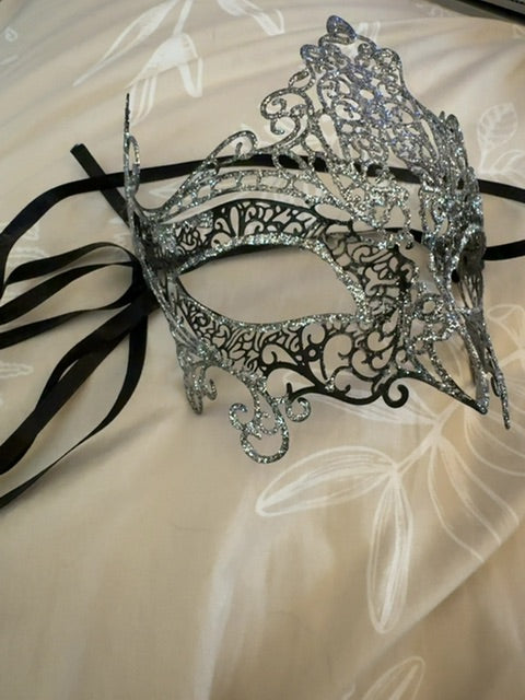 Masquerade black silver madk