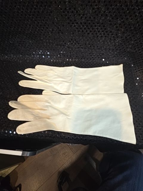 Vintage Italian Leather Ivory Gloves (7)