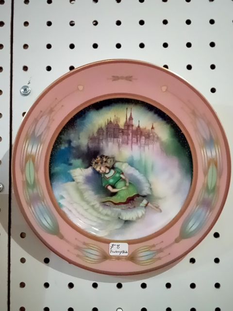 Pink Heinrich Fantasy plate, Medium