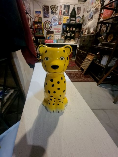 Cheetah candle holder