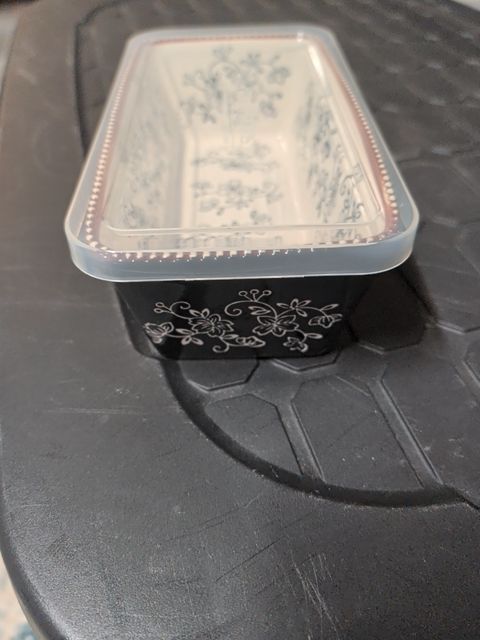 Black w/White Floral Pattern Temp-tations loaf Pan Bakeware w/Lid, 1 Qt.