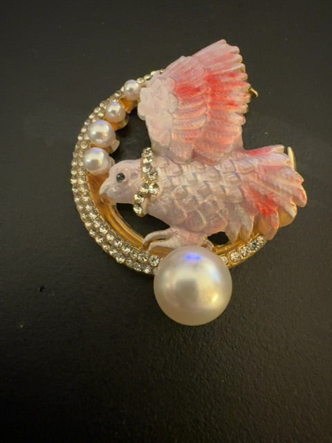 Parrot faux pearl brooch
