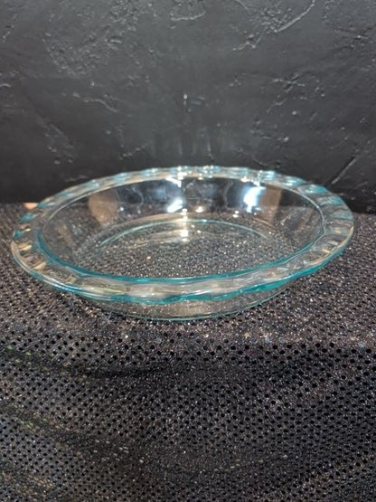 Glass pyrex pie dish