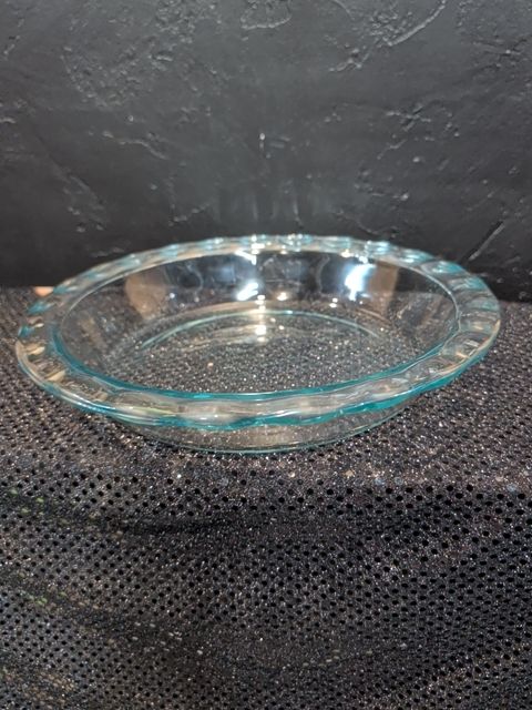 Glass pyrex pie dish