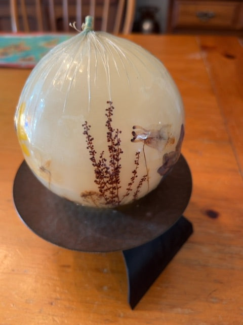 Handmade candle with pressed flowers. 5”.