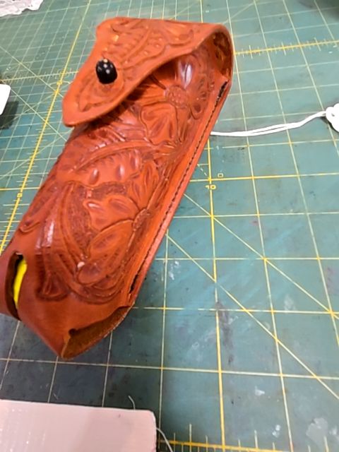 Leather golfball holder
