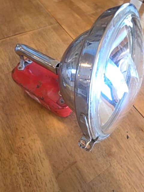 Vintage Big Beam Flashlight c.1940s–50s)