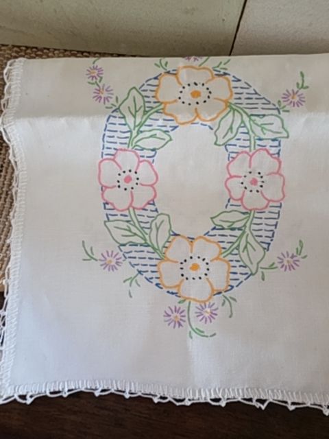 Antique runner floral