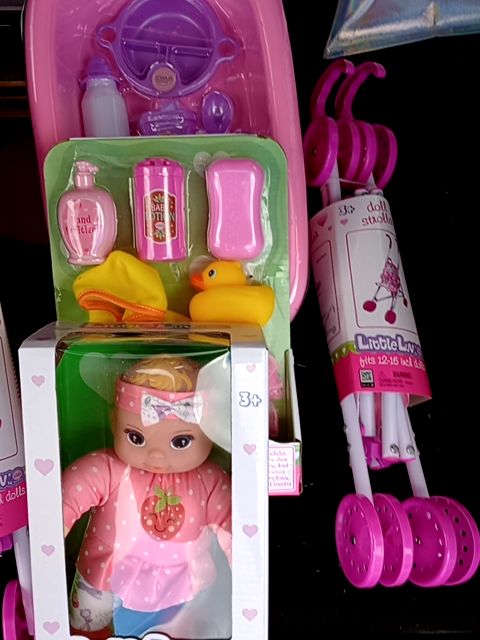 4pc.set Little Luv doll