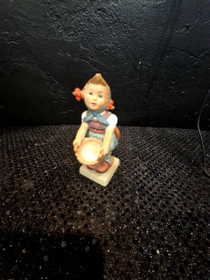 Goebel Hummel "Little Helper" #73, 1.5" × 2.5" × 4"
