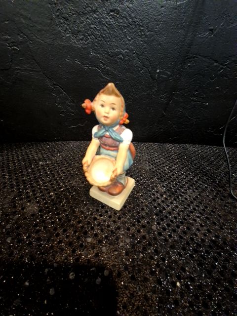 Goebel Hummel "Little Helper" #73, 1.5" × 2.5" × 4"