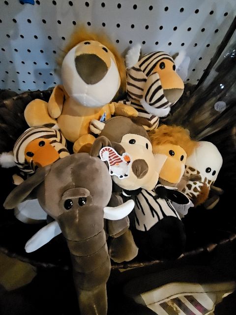 Zoo animals Stuffed animals