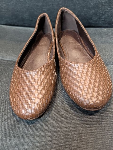 Woven style flats size 38