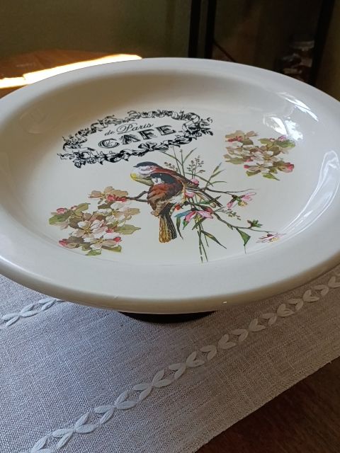 Ceramic pie stand 13", 8" height