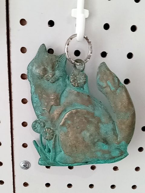 Green  Metal Cat
