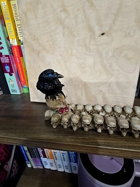 Incense burner Raven Skull