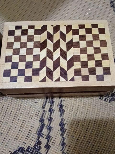 Wood inlay box geometric design