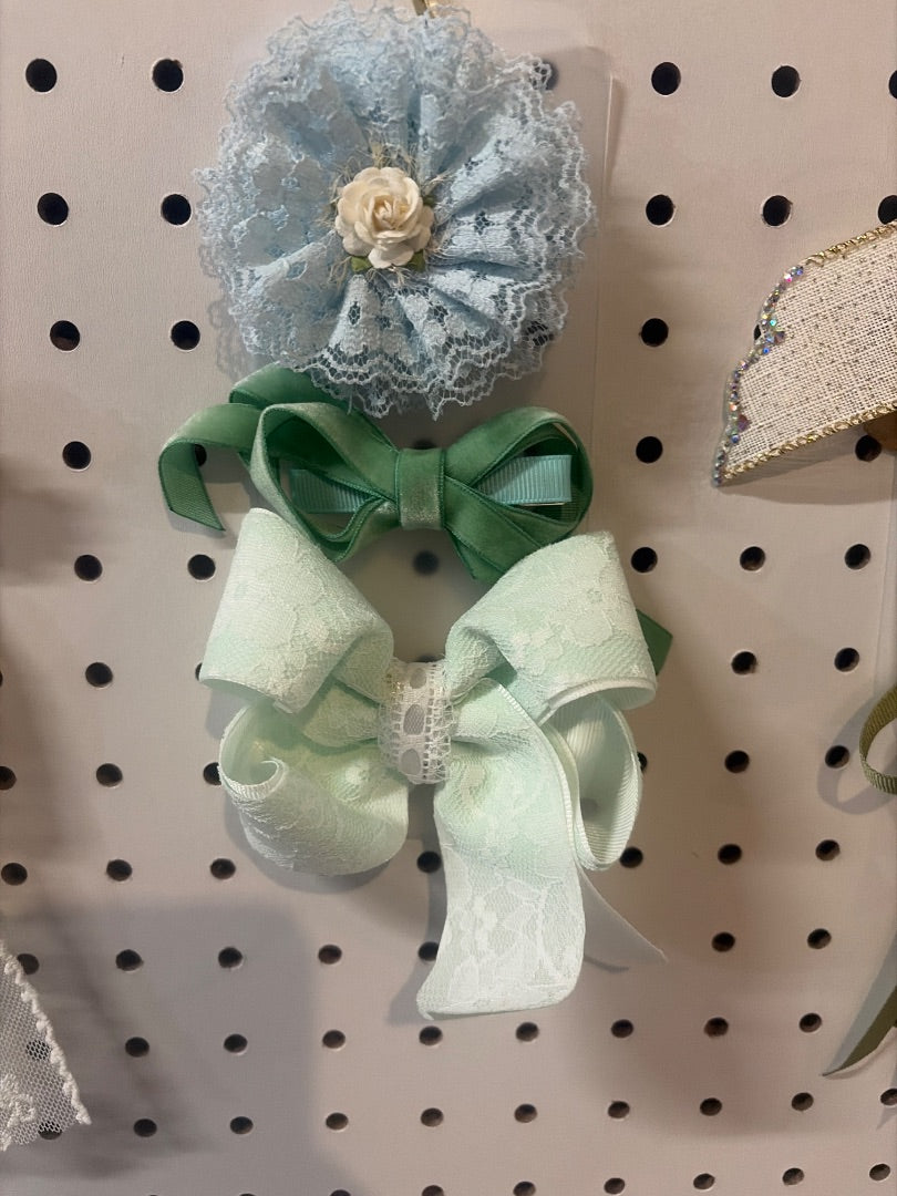 Bow and clip set