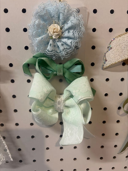 Bow and clip set