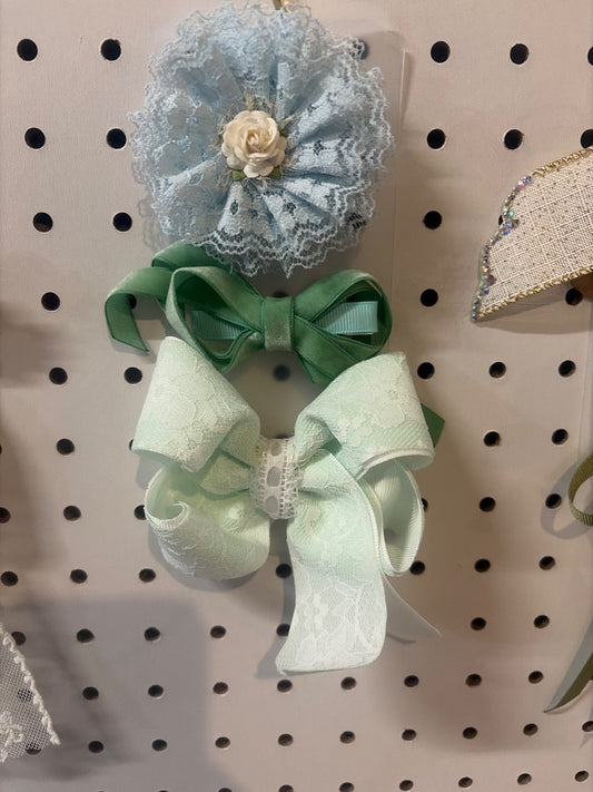 Bow and clip set