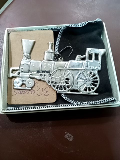 Vintage sterling Ghorham train ornament 30grams