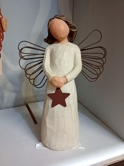 Willow Tree Angel of light med.