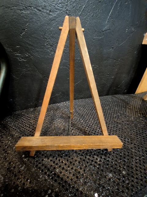 Dark Brown  Mini Wooden Easel, 8"