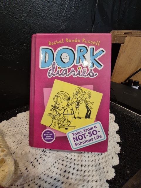 Rachael Renée Russell Dork Diaries, 6" × 8.25"