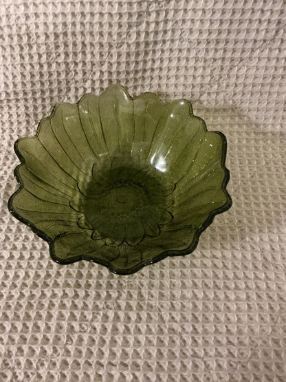 green Indiana Glass Indiana Green Sunflower bowl, 7”