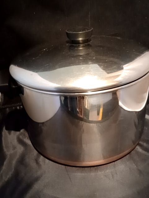 Revere Ware copper bottomed vintage 6qt pot w/lid