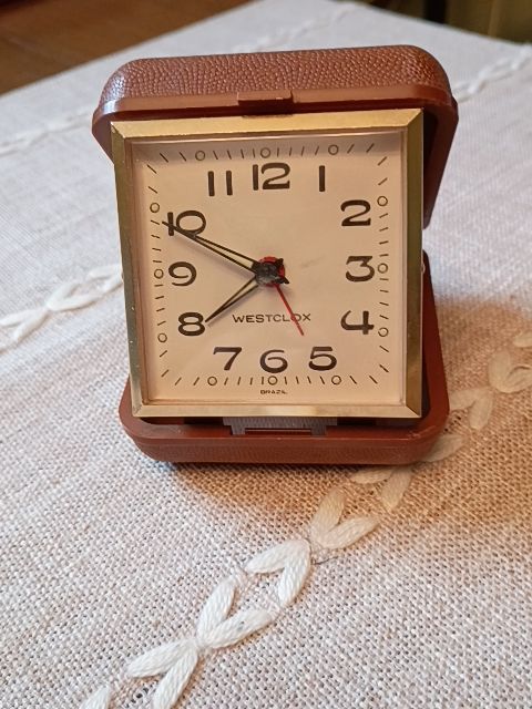 Vintage tan 3.5" travel alarm clock