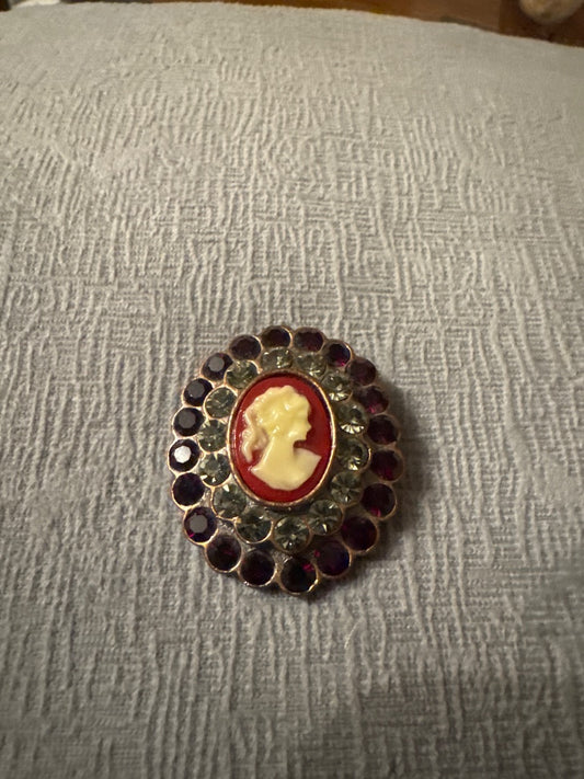 Cameo Rheinstone Broach