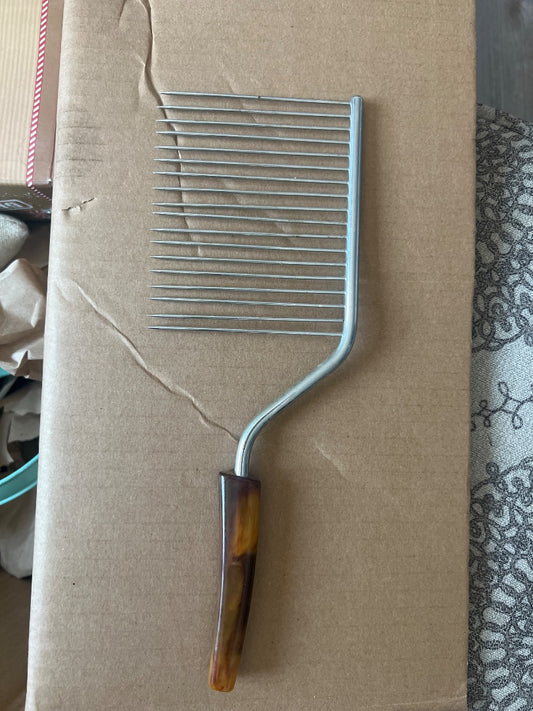 Vintage cake cutter