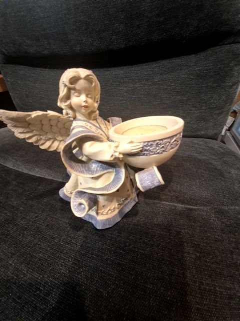 Sarah's Angels "Anna" Figuring Tea Light Holder
