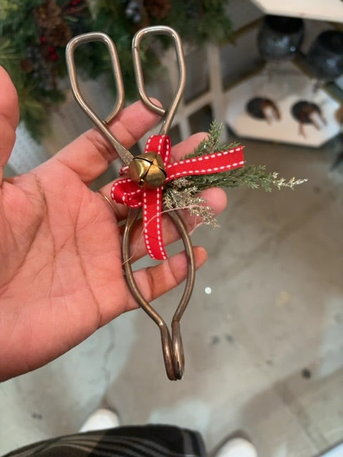 Vintage Vaughn chicago Tongs