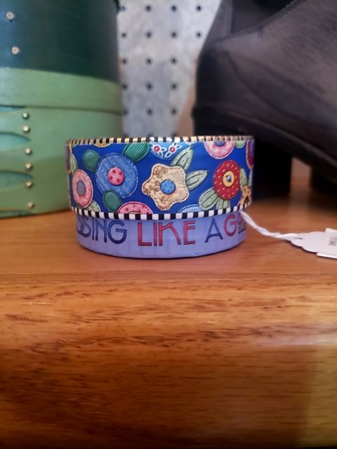 Cute blue flowers box