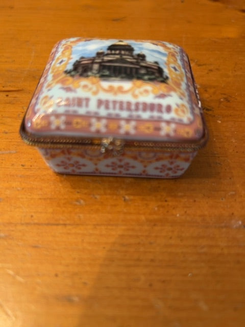 Vintage porcelain trinket box