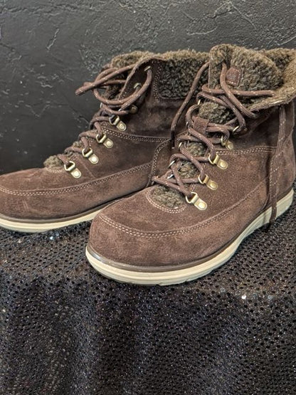 Brown LL Bean Mountain Lodge Fleece Collar Boots, W 10