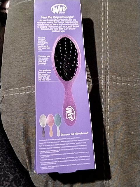 Sparkling Purple Wet Detangling Brush